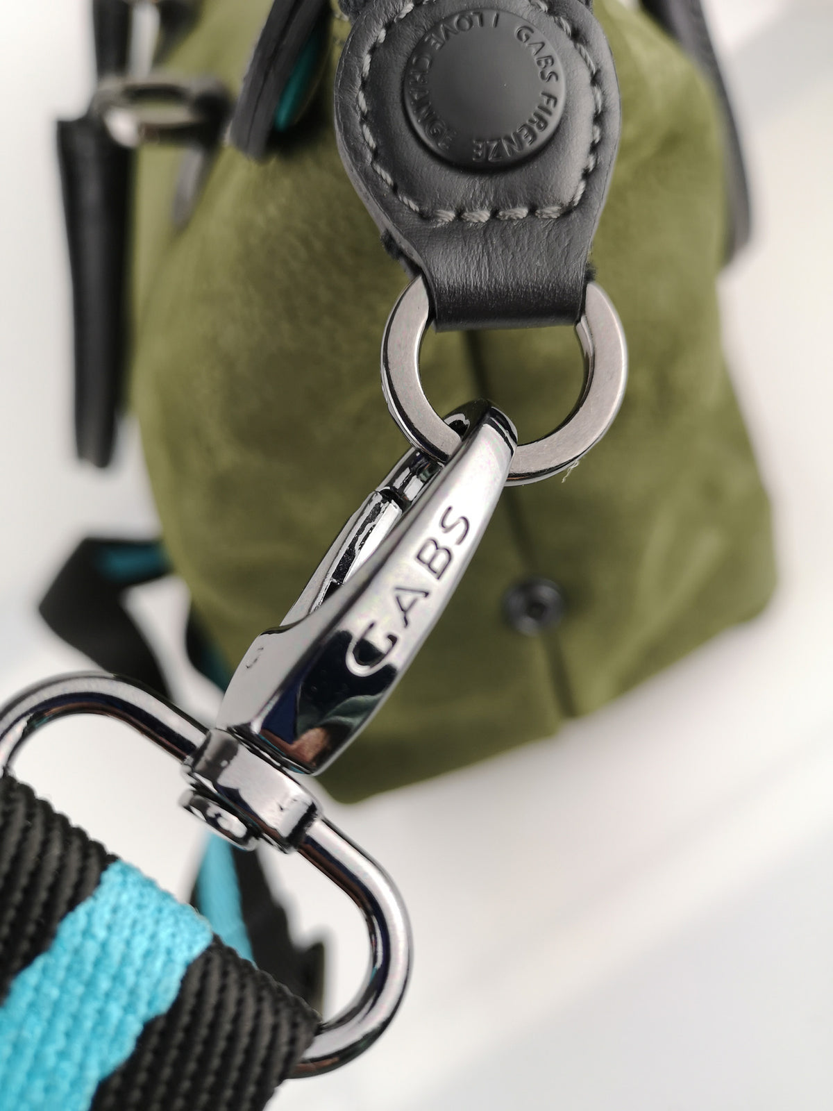 Gabs Schultertasche